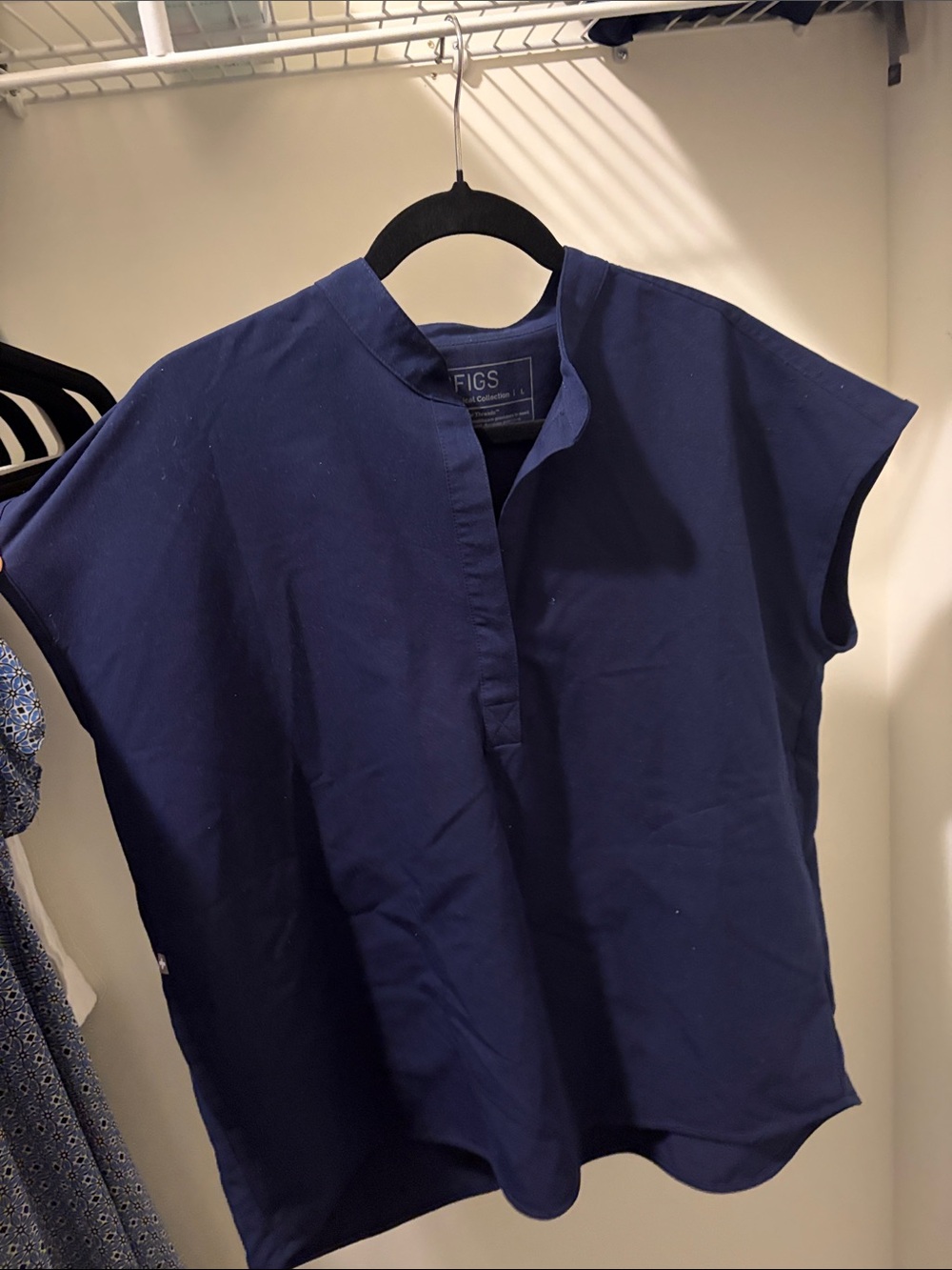 Figs navy blue scrub top size large